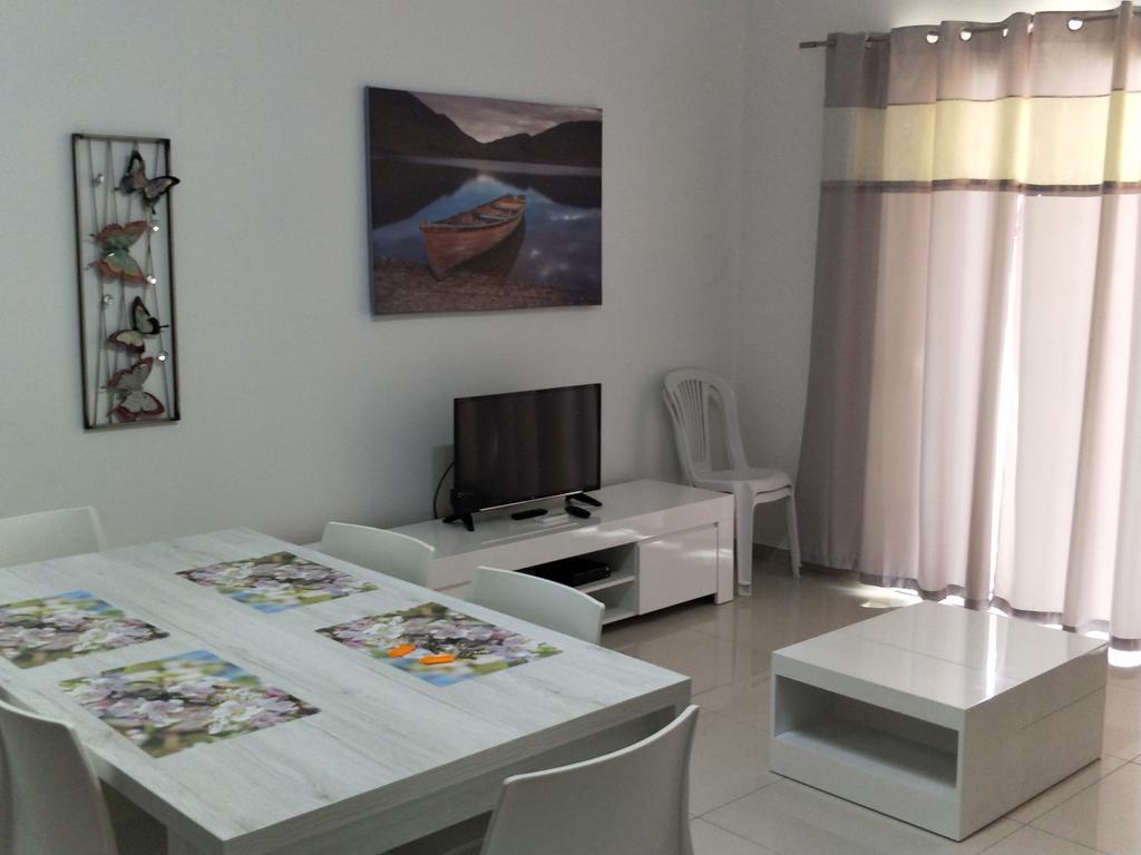 Apartment Sunstone Court *