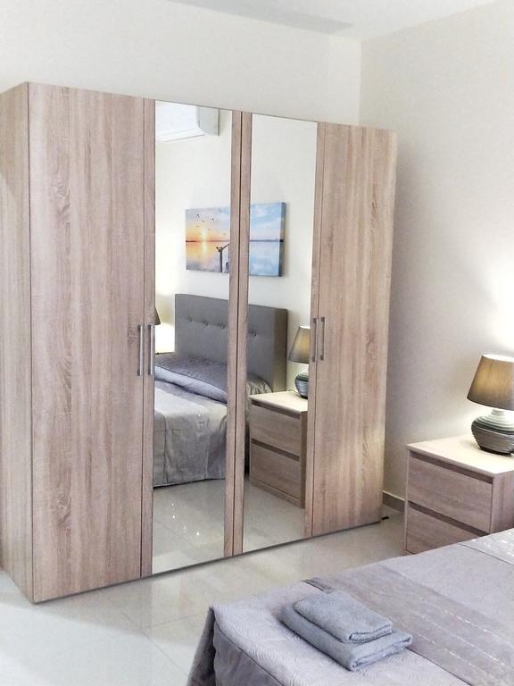 Sunstone Court Apartment *
