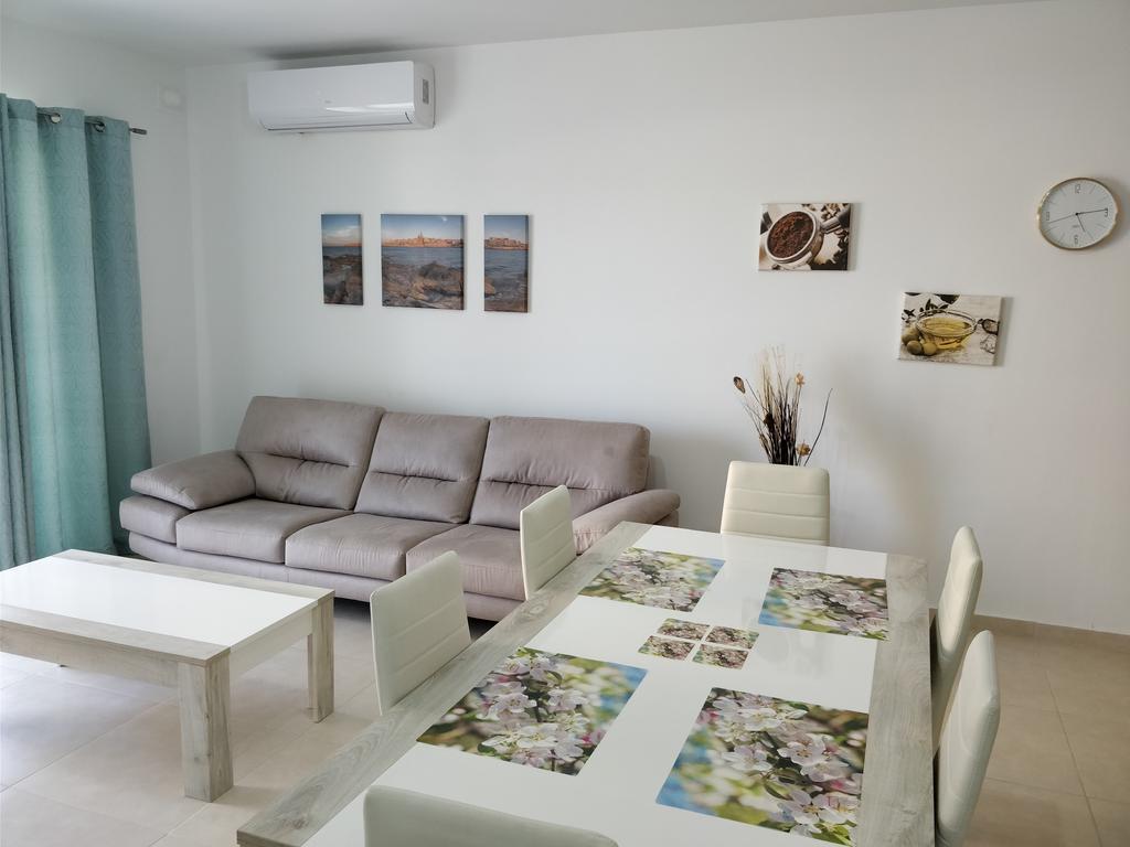 Apartment Sunstone Court *