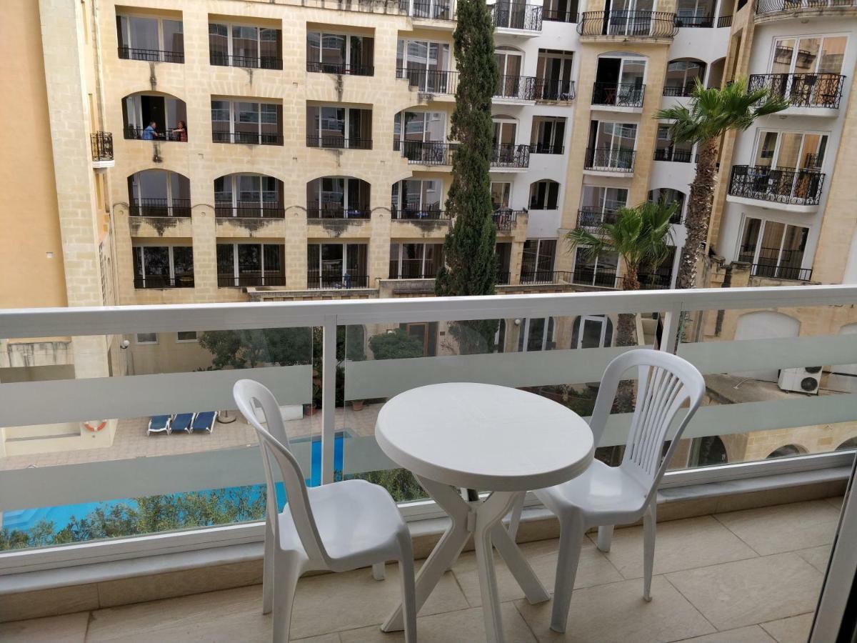 Sunstone Court Apartment *