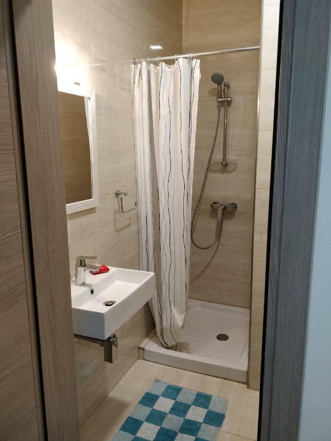 Sunstone Court